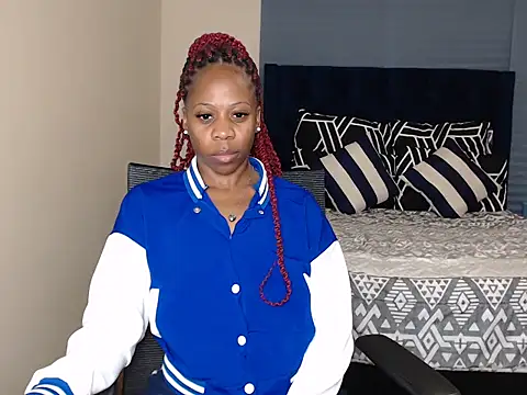 QUEENMANDYY webcam