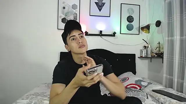 Thomas_and_lyan webcam