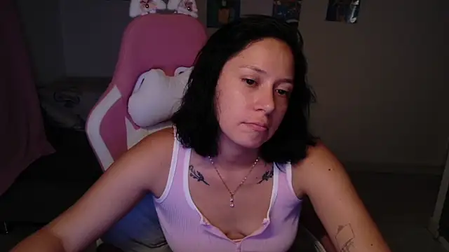 MommyMiaWs webcam