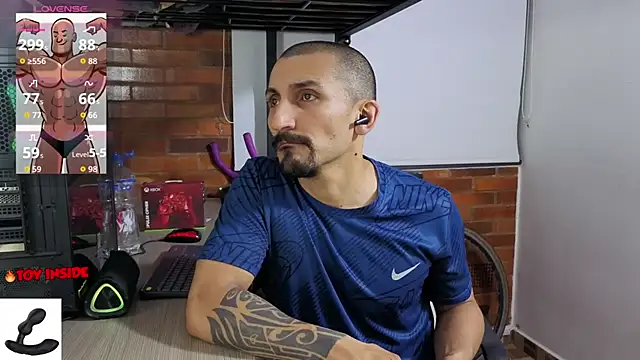 Marck_Muscle webcam