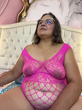 Lucy_Milf_474 webcam