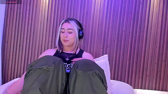 GabyRose9 webcam