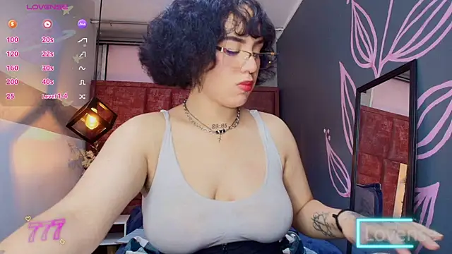 Kiara_Fox__ webcam