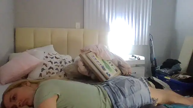 madzbailey webcam