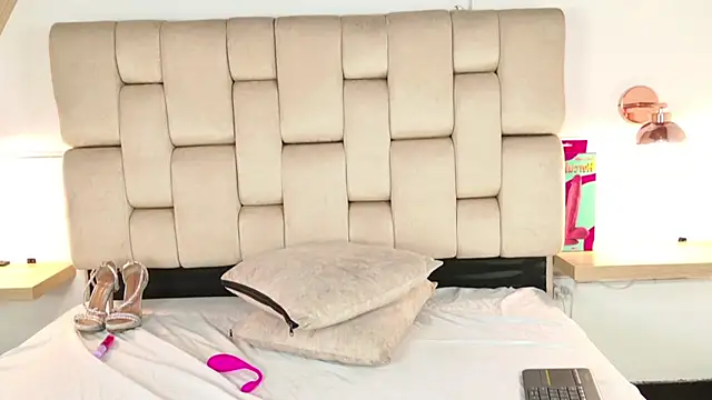 kaia_boobs webcam