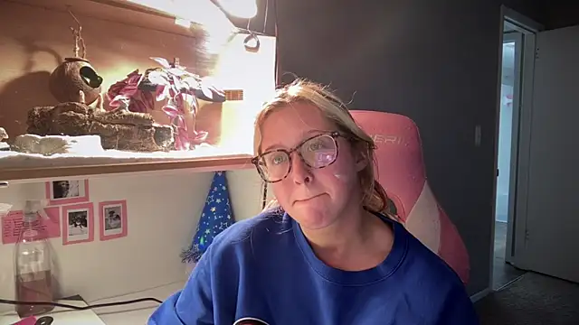 MUSCLEMOMMY1365 webcam