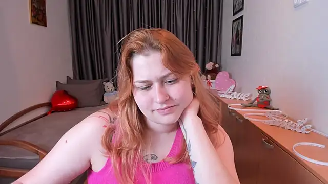 NoraLiin webcam