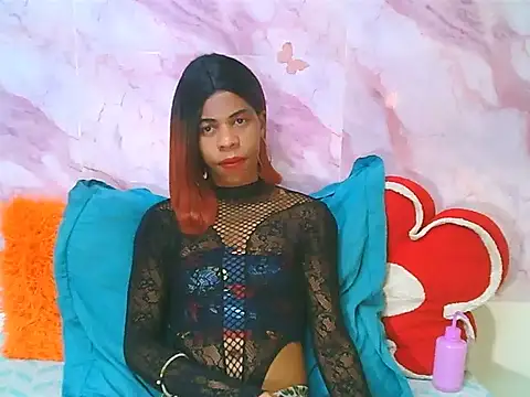 EbonySweetPeach webcam