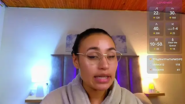 Victoria_Hils webcam
