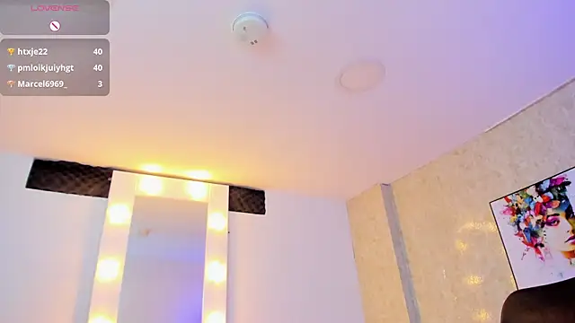 Littlee_Mia webcam