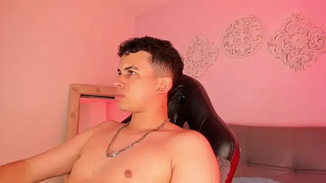 Matheww_strong webcam
