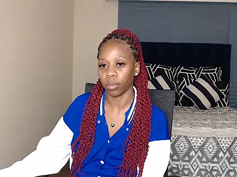 QUEENMANDYY webcam