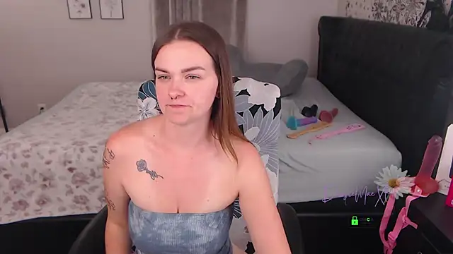 DaisieMaeXO webcam