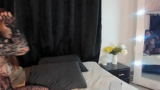 cami_cruzz webcam