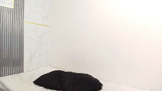 zhamira_21 webcam