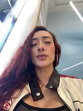 Watch ariiel_ live on EroticFlix - High definition streams