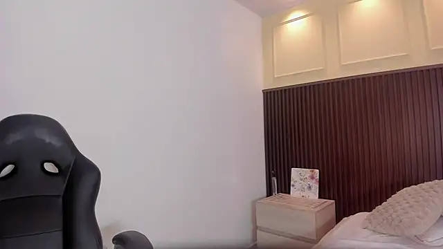 MELISSAROUGE webcam
