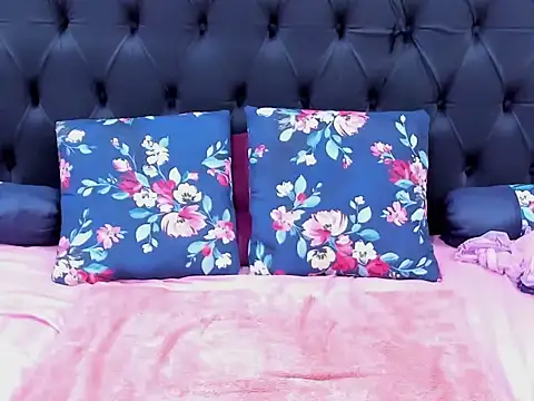 BustyBoobs67 webcam