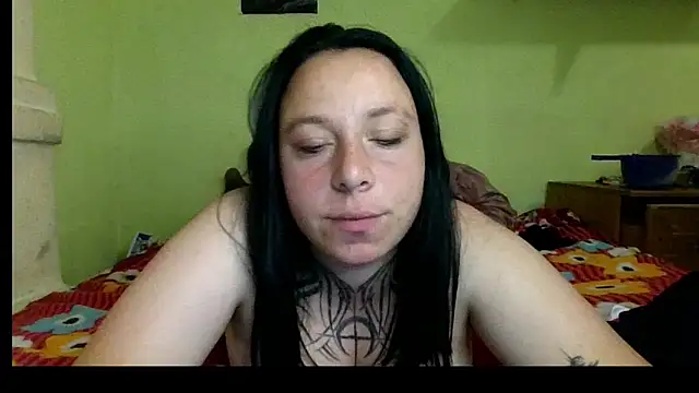 MillaSourretY webcam