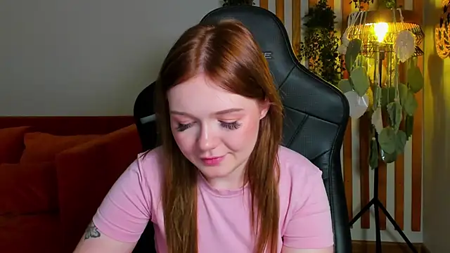 ElinaVale webcam