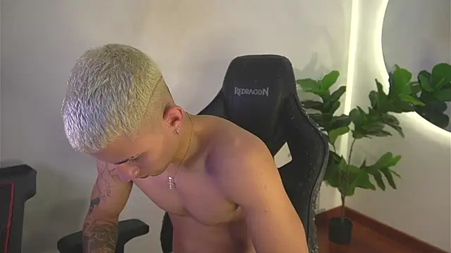 Thin_tommy01 webcam