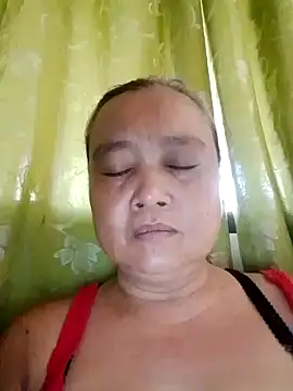 jeanyummytits webcam