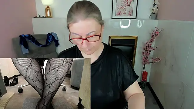 Alexandra_Kind webcam