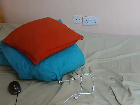 maya_nyla webcam