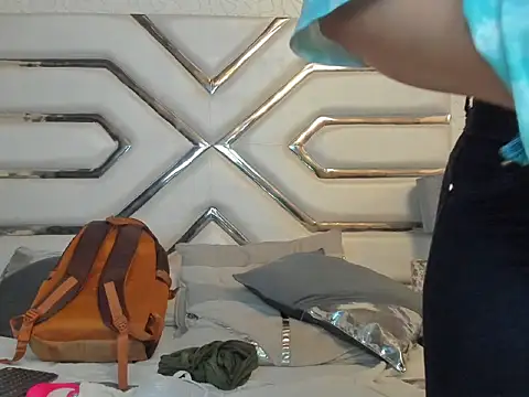 AlissBluumm webcam
