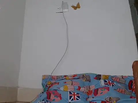 louana_00 webcam