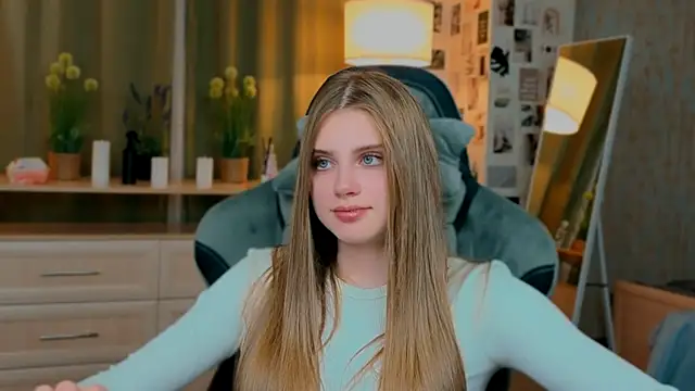 yourbeautyarya webcam