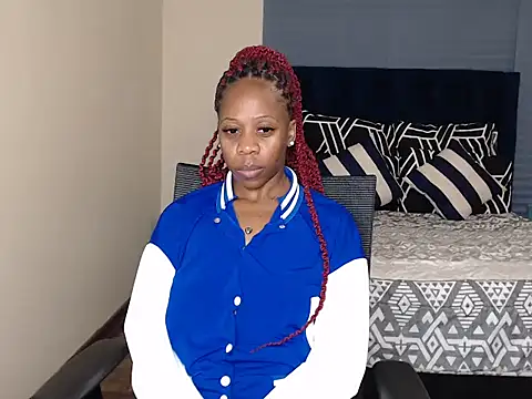 QUEENMANDYY webcam