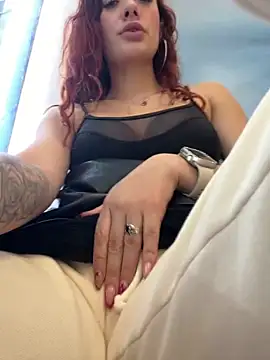 Watch ariiel_ live on EroticFlix - High definition streams