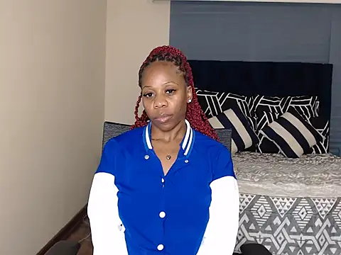 QUEENMANDYY webcam