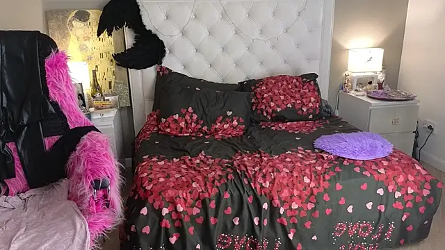 roxalanastar (F mature) - Naked strip dance