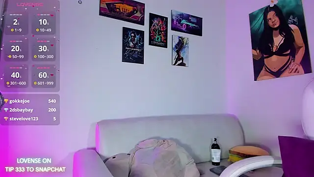 miakushmodel webcam