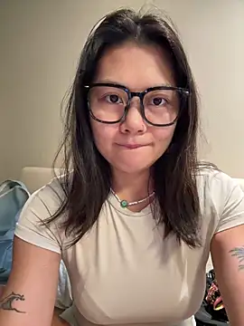 ruanruan05 live cam on StripChat