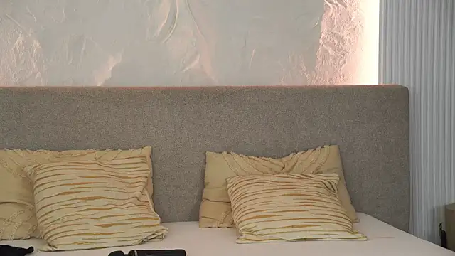 misssophiee_ - MissSophiee_'s free webcam - UK Sex Cams