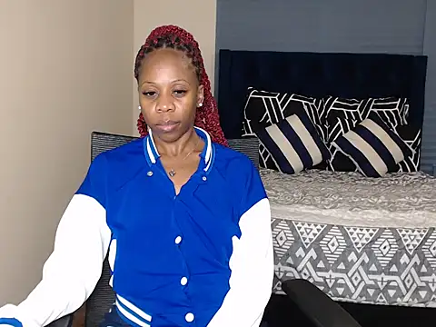 QUEENMANDYY webcam