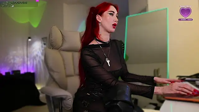 Lady_RedAlexa_RA webcam