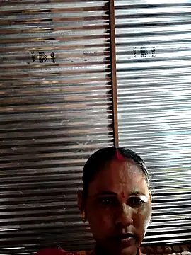 Pooja750 webcam