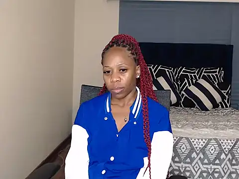 QUEENMANDYY webcam