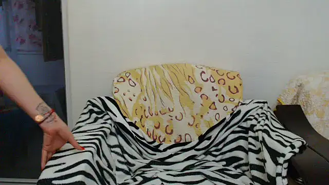 MissElla webcam
