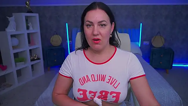 VelvetLuck webcam