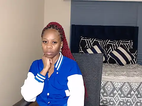 QUEENMANDYY webcam