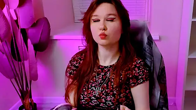 CarolGiggly webcam