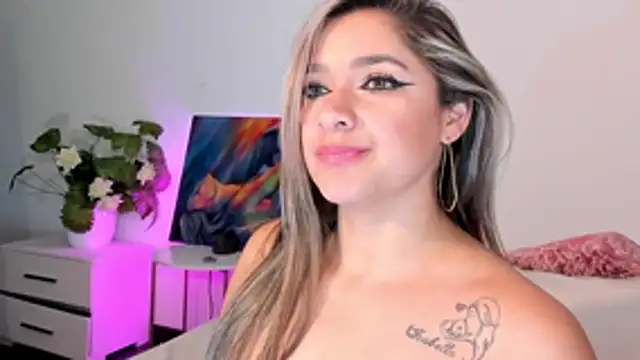 NicoleDiior webcam