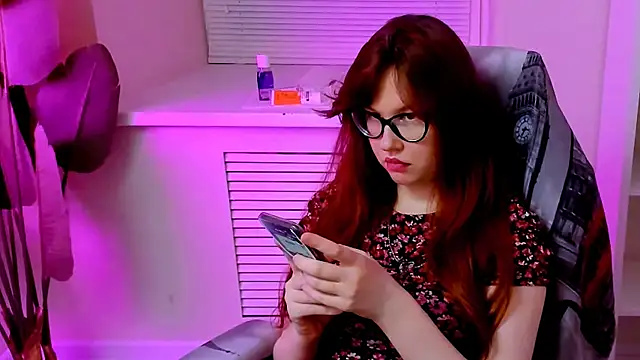 CarolGiggly webcam