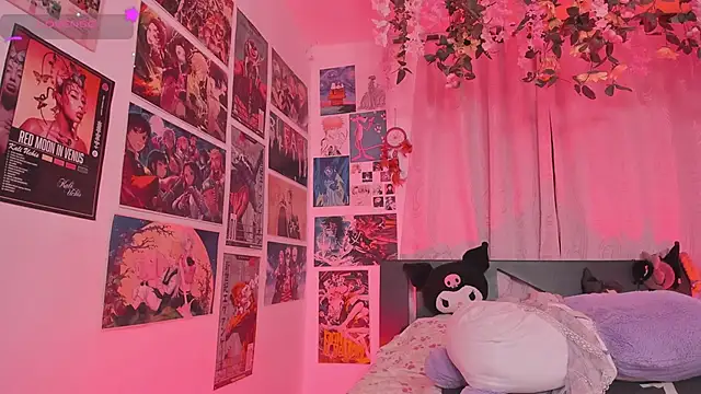 MissCurvyTop webcam
