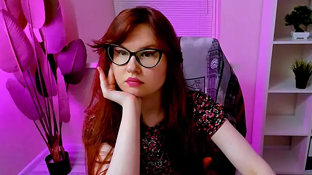 CarolGiggly webcam